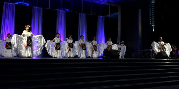 Počeo dvodnevni Festival folklora u Gradišci