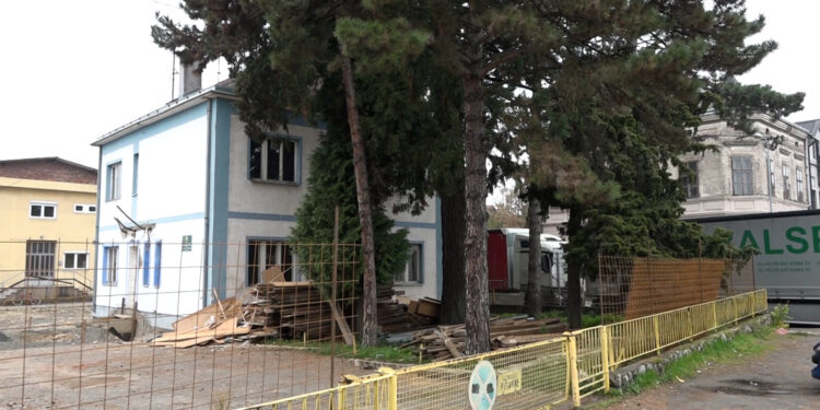 Obustava saobraćaja u Dositejevoj ulici kod Šumskog gazdinstva Gradiška