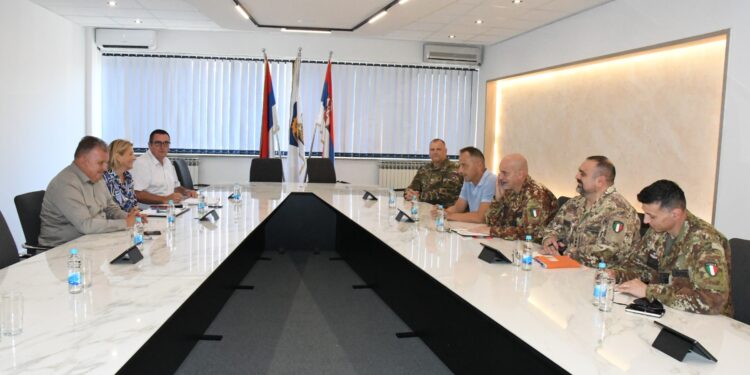 Gradonačelnik Gradiške Zoran Adžić sa saradnicima, ugostio je danas novoimenovanog komandanta EUFOR-a u BiH